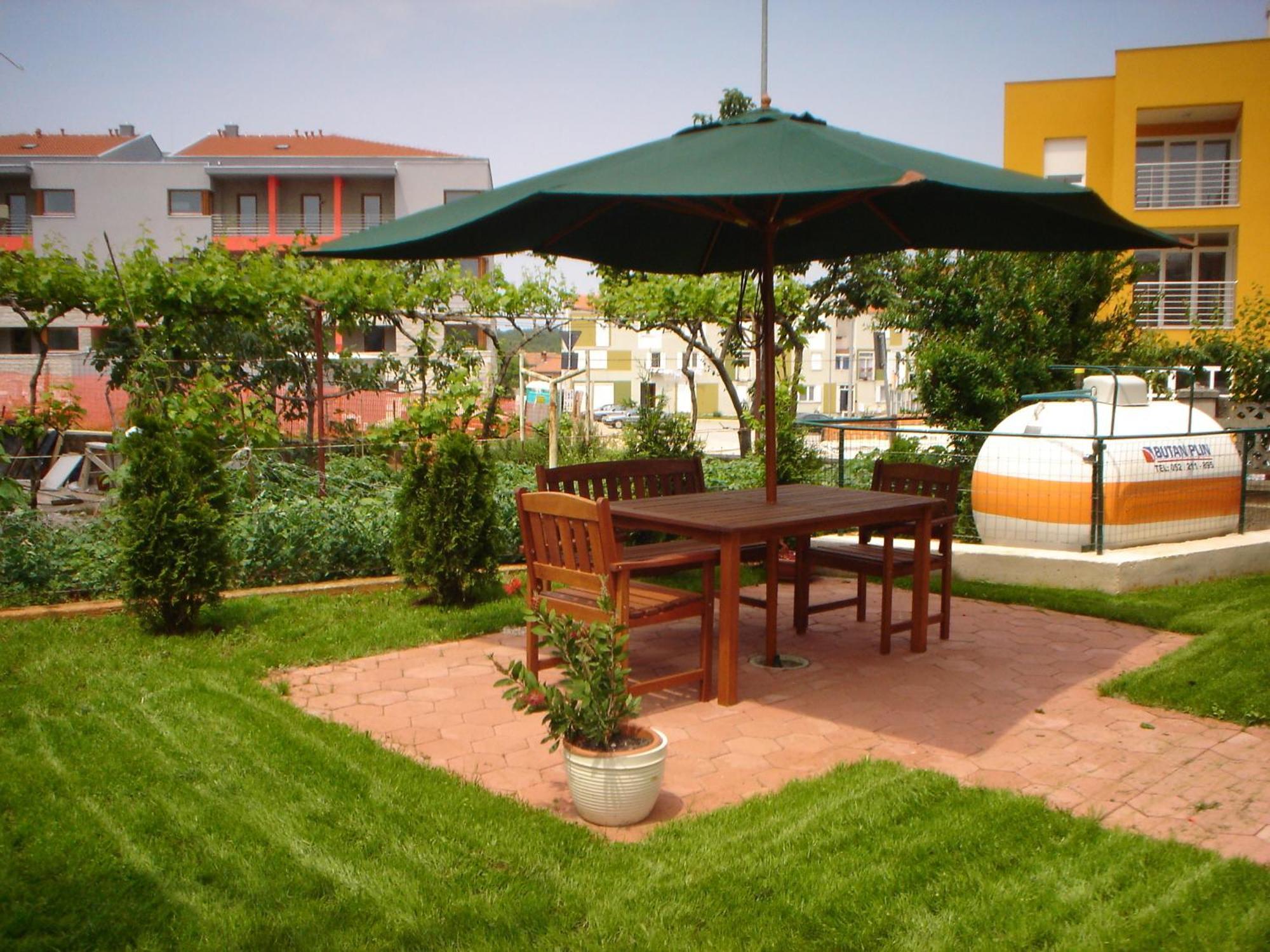 Family Apartments Suzi Rovinj Exterior foto
